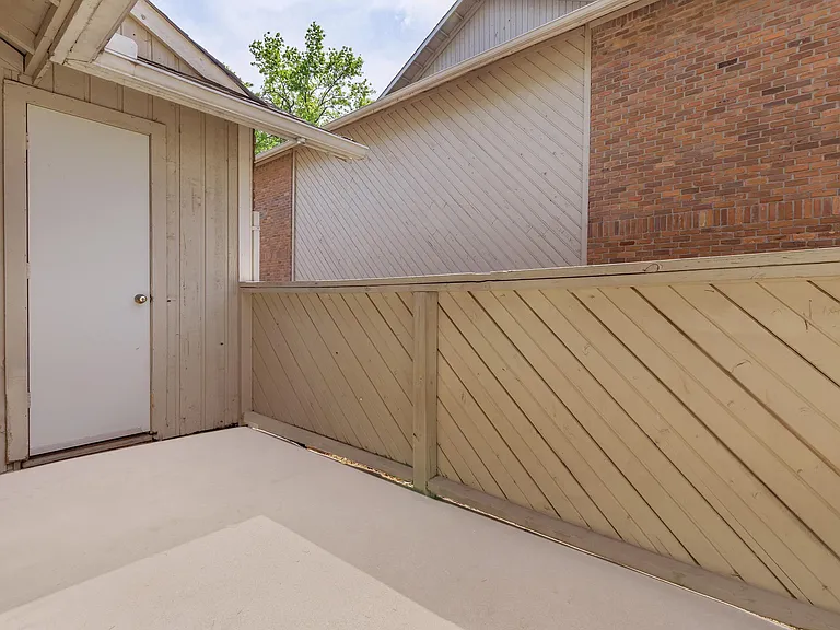 Lincoln Glens Apartments — Photo 58