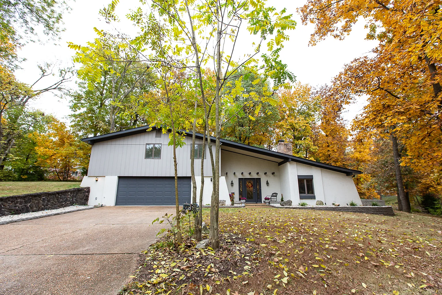 444 N Maple St photo 1