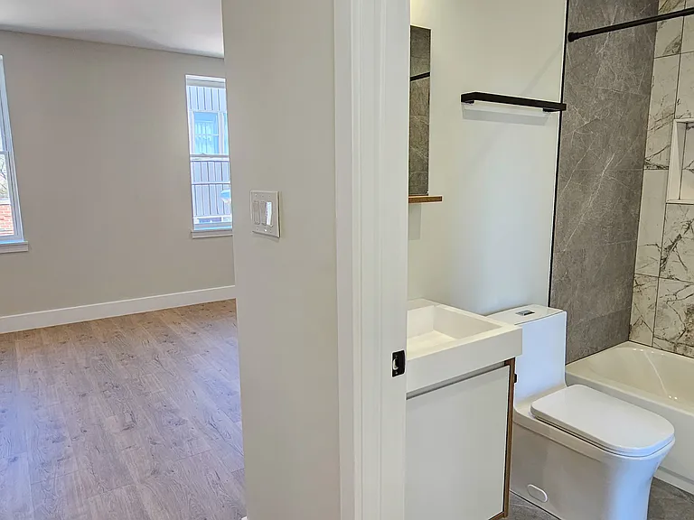 1718 Fontain St #1A — Photo 5