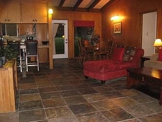3rd image of 513 W Oak Dr