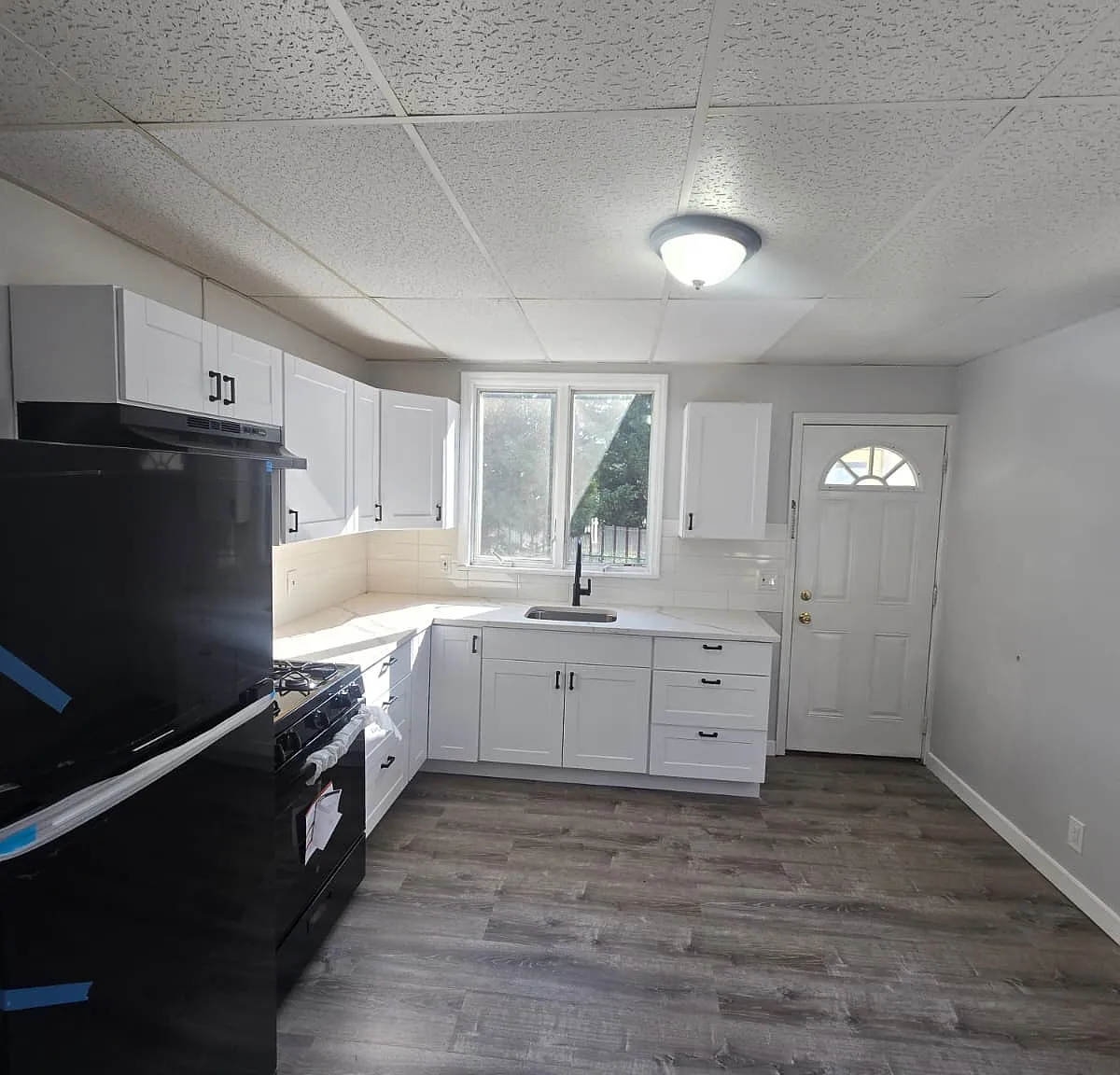 3 bed, $2,850 — Photo 2