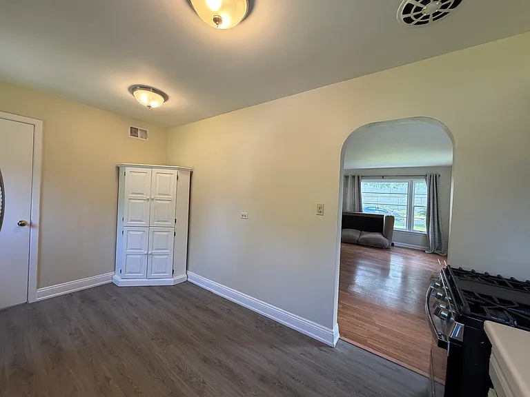 538 Mills St — Photo 6