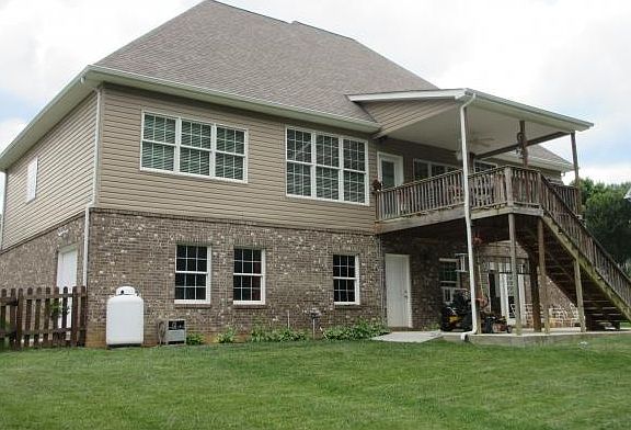 3rd image of 407 Glen Oaks Dr