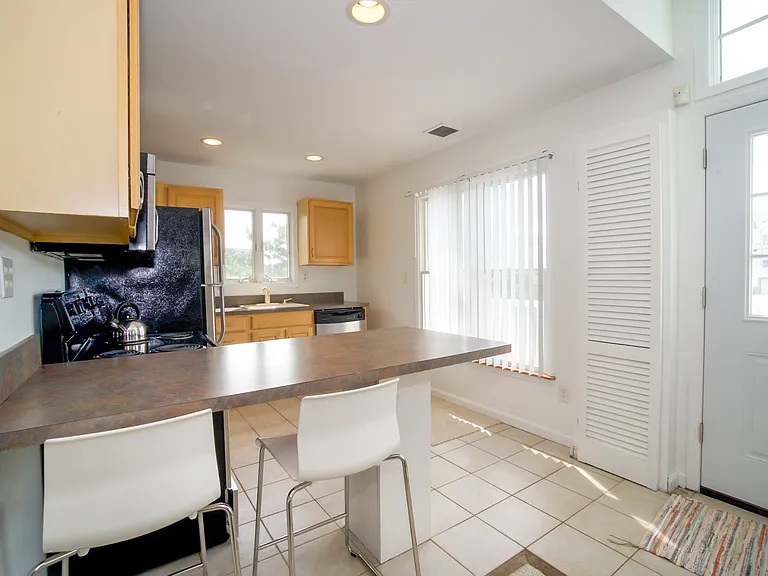 Dune Rd — Photo 16