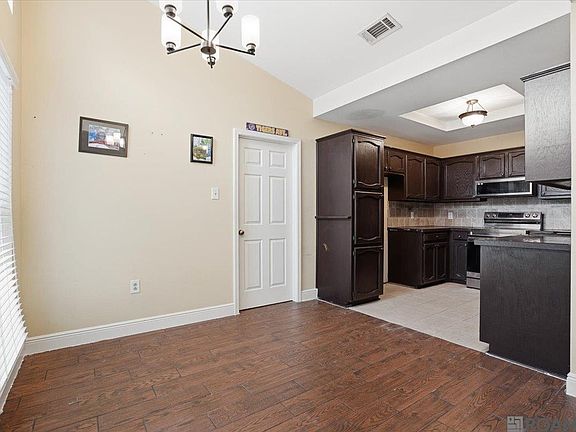 5th image of 2054 Pecan Ridge Ave