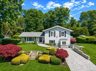 11 Beverly Lane, East Moriches, NY 11940