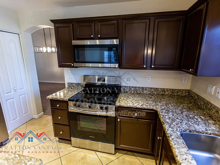 1231 N Layman St — Photo 20