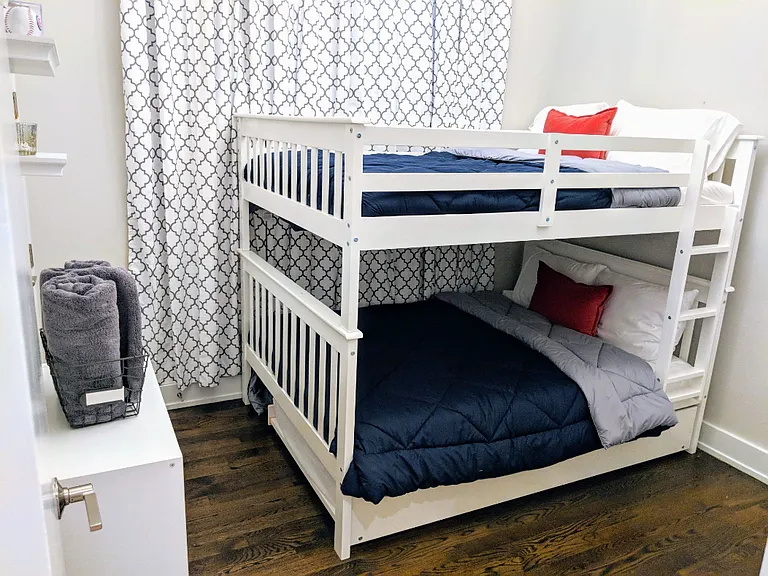 2nd bedroom