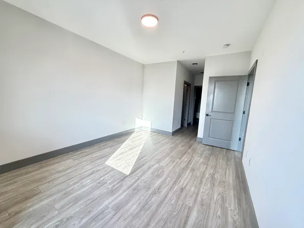 531 32nd Street image 6 of 7