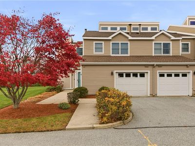 41 Lawton Brook Ln, Portsmouth, RI, 02871