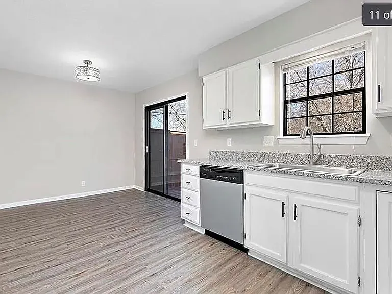 15914 W 123rd St — Photo 7