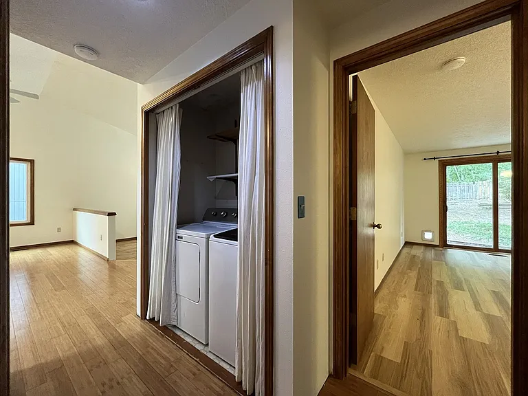 4737 SW Pendleton St — Photo 34