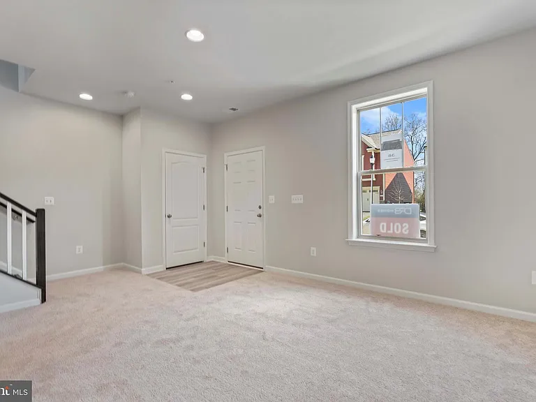 1727 Evansberry Dr — Photo 6