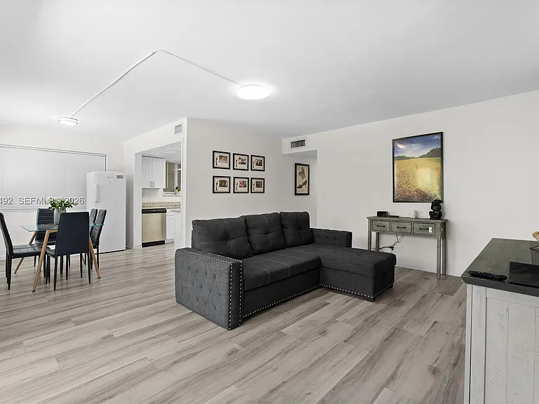 1601 Bay Rd #7 — Photo 1