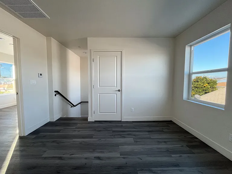 5017 Clara St — Photo 7