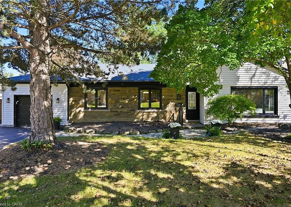 1st image of 869 Condor Dr