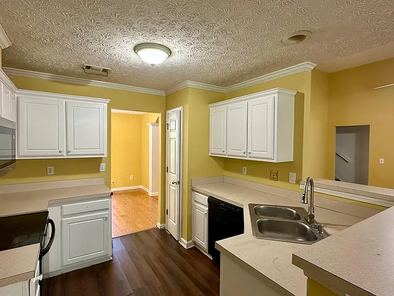 250A Dillion Dr — Photo 11