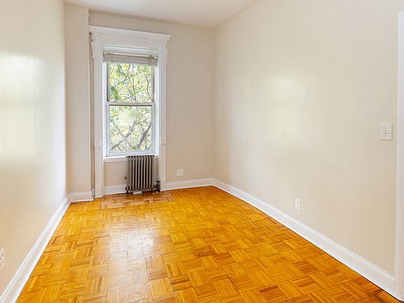 4th image of 12 W 122nd St #3B