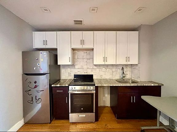 4th image of 881 Albany Ave #2H