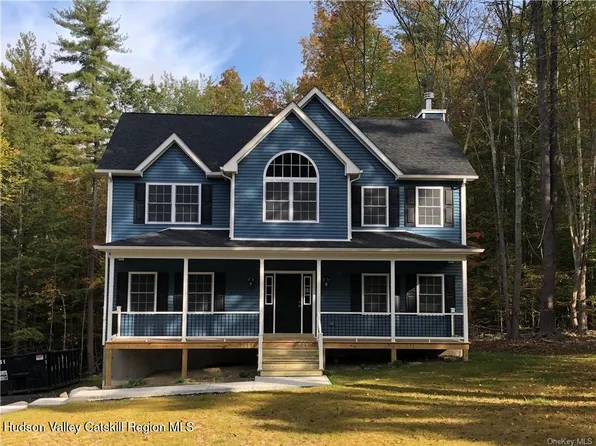 16 Silo Ridge Drive, Wallkill, NY 12589