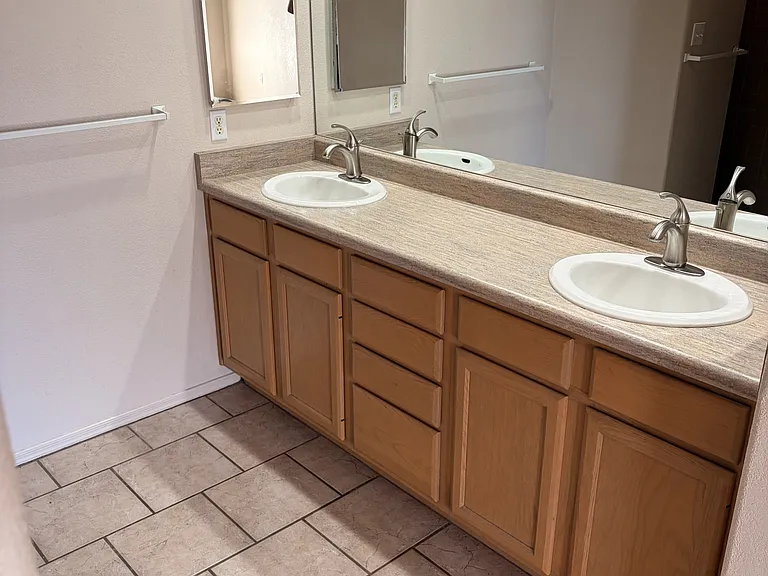 10390 S Fairway Dr — Photo 9