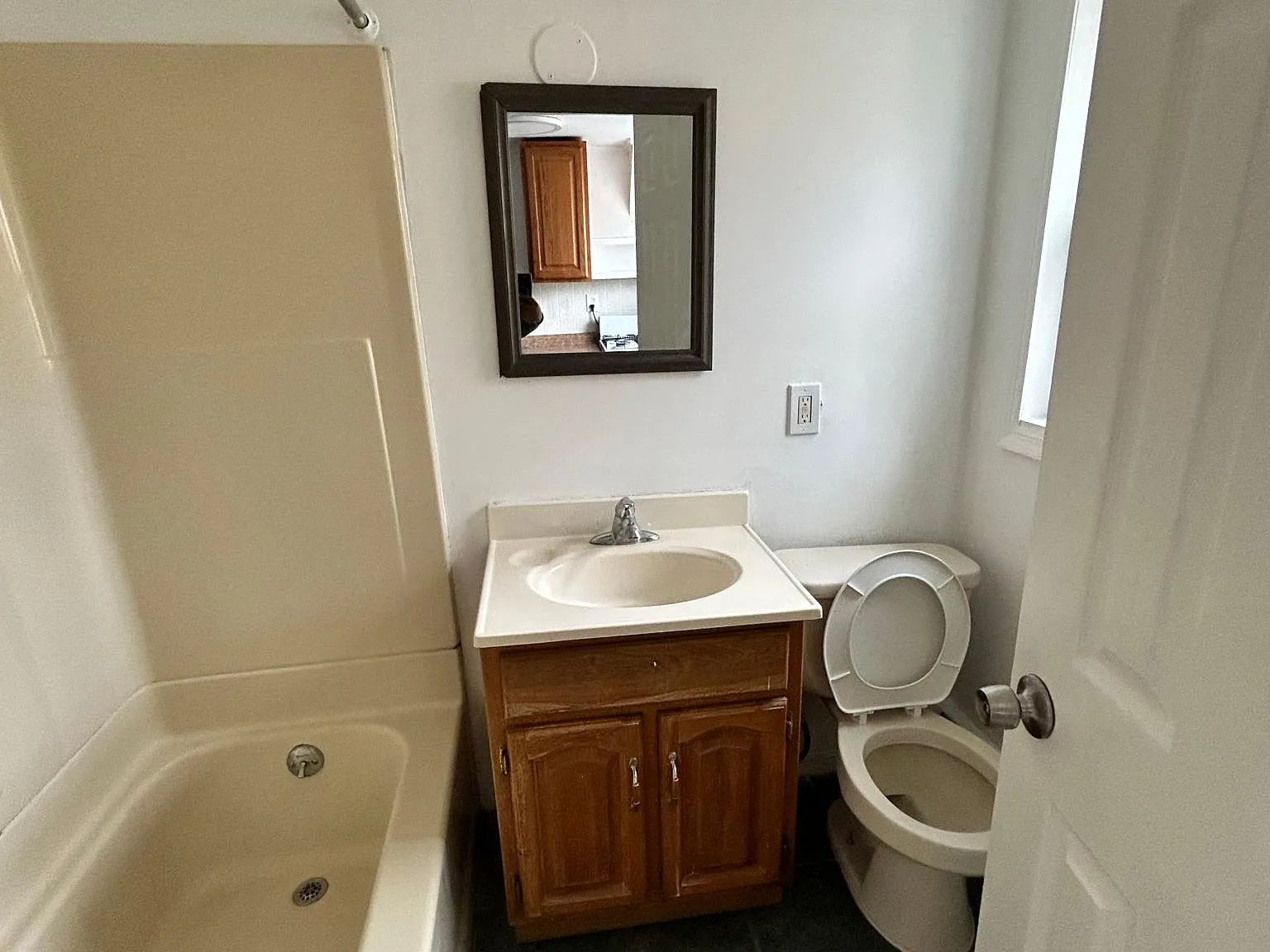 1 bed, 500 sqft, $1,200 — Photo 2