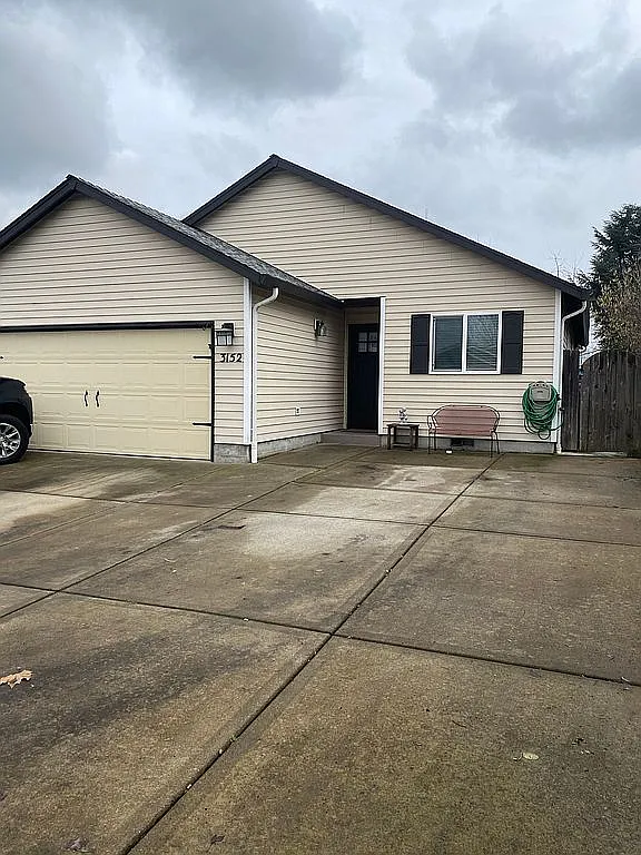 3152 Macy Ct NE photo 1