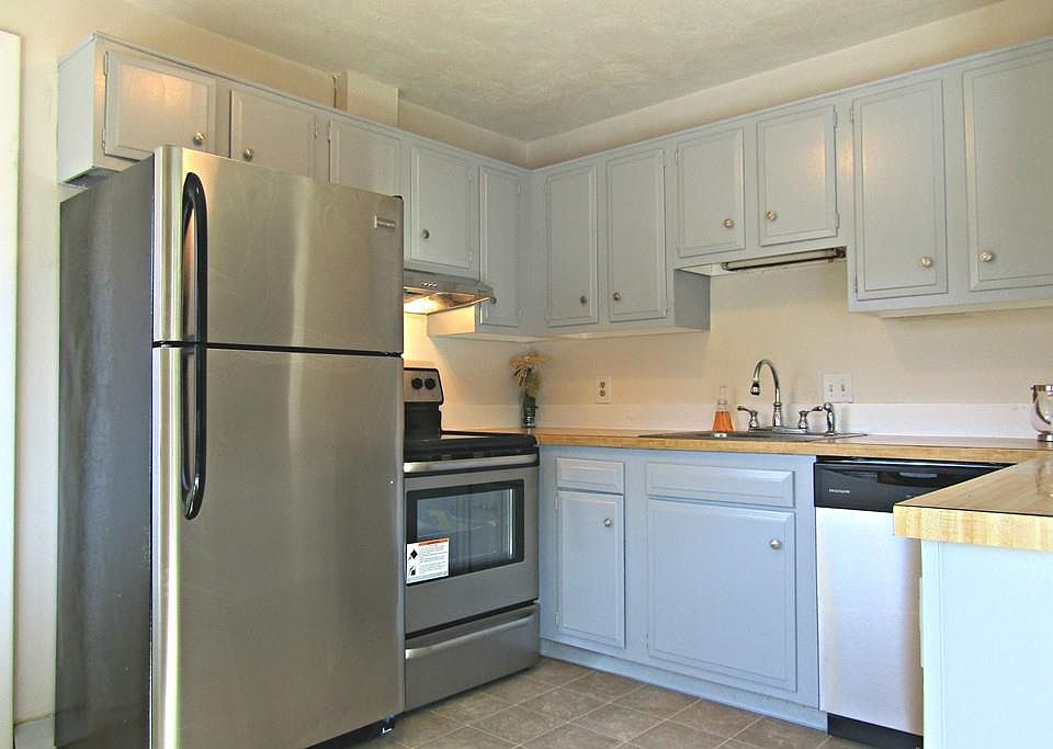 1st image of 22 Glen Devin St #22