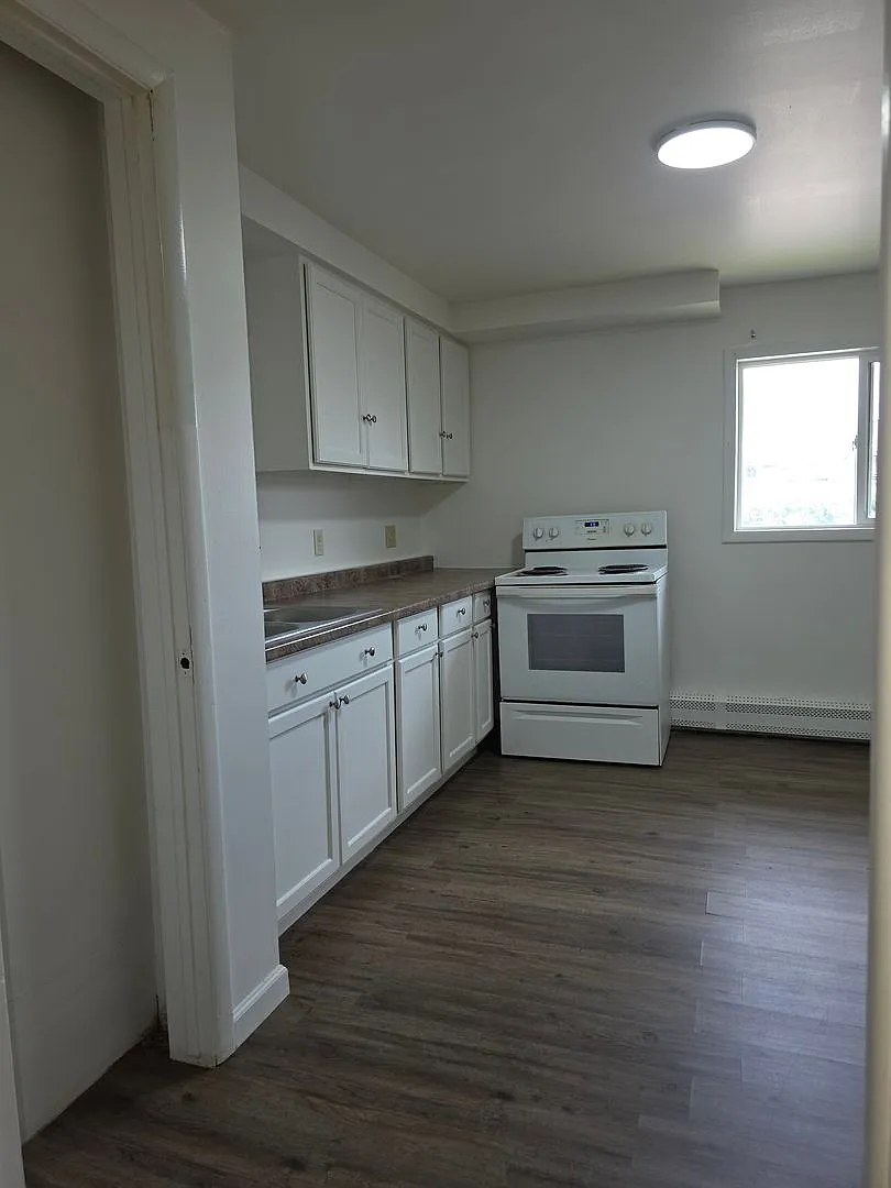 2 bedroom upper — Photo 3