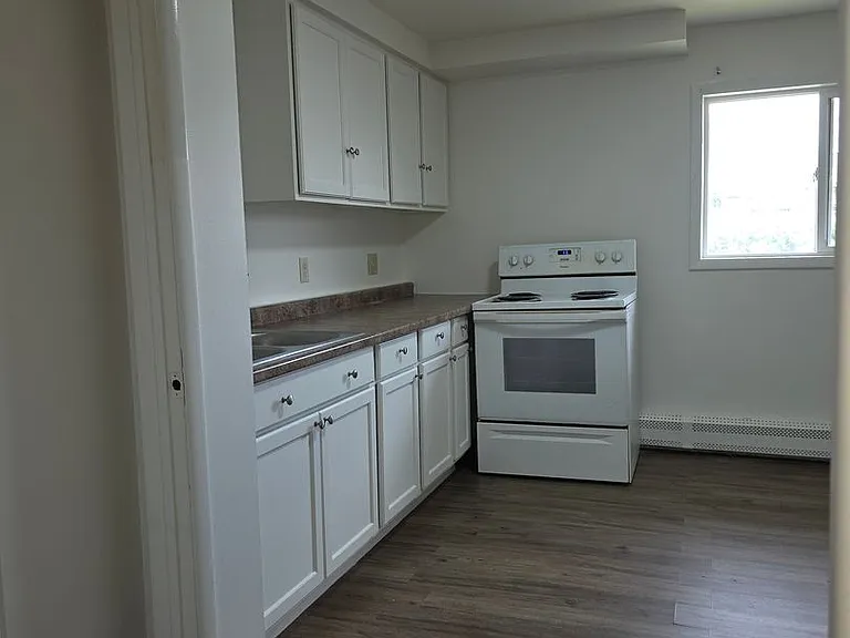 519 W Water St #E — Photo 3