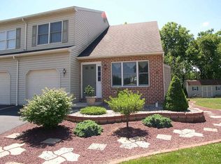 110 Ariel Ct, Easton, PA 18040