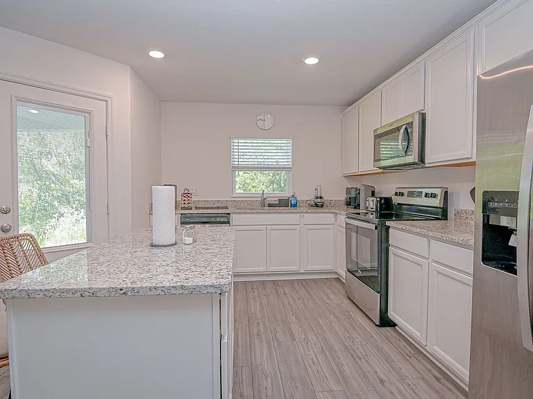 695 Bay Leaf Dr #MAIN — Photo 6