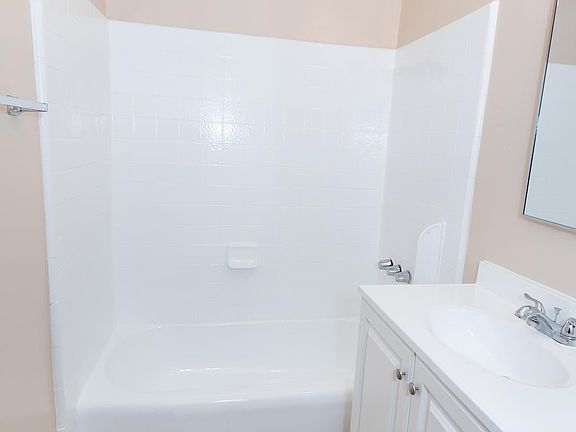 2nd image of 12633 S Figueroa St APT 20