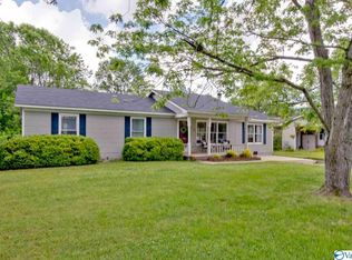 1502 Cedarwood Cir SE, Huntsville, AL 35803
