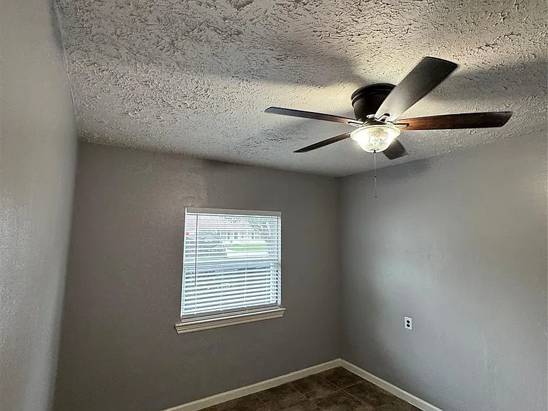 6629 Corbin St — Photo 17