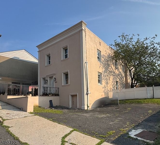 1st image of 1433 68Th St
