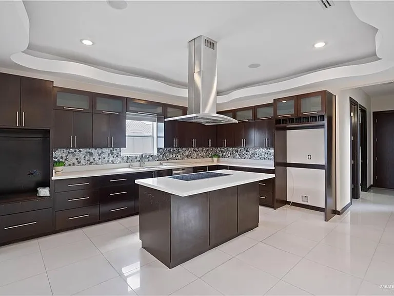 2505 May Ave — Photo 10