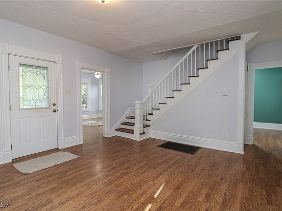 2nd image of 726 6th St