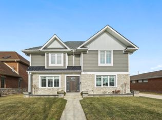 7046 Beckwith Rd, Morton Grove, IL 60053