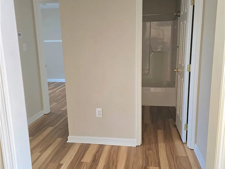 108 Laura Ln — Photo 10