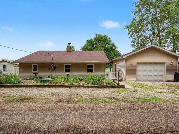 11375 Maple Island Rd, Manito, IL 61546