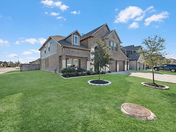 3rd image of 2822 Knotty Forest Dr