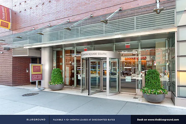 Rented by The Blueground | media 180