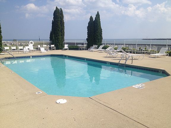 5th image of 12800 Lakeshore Dr #A11