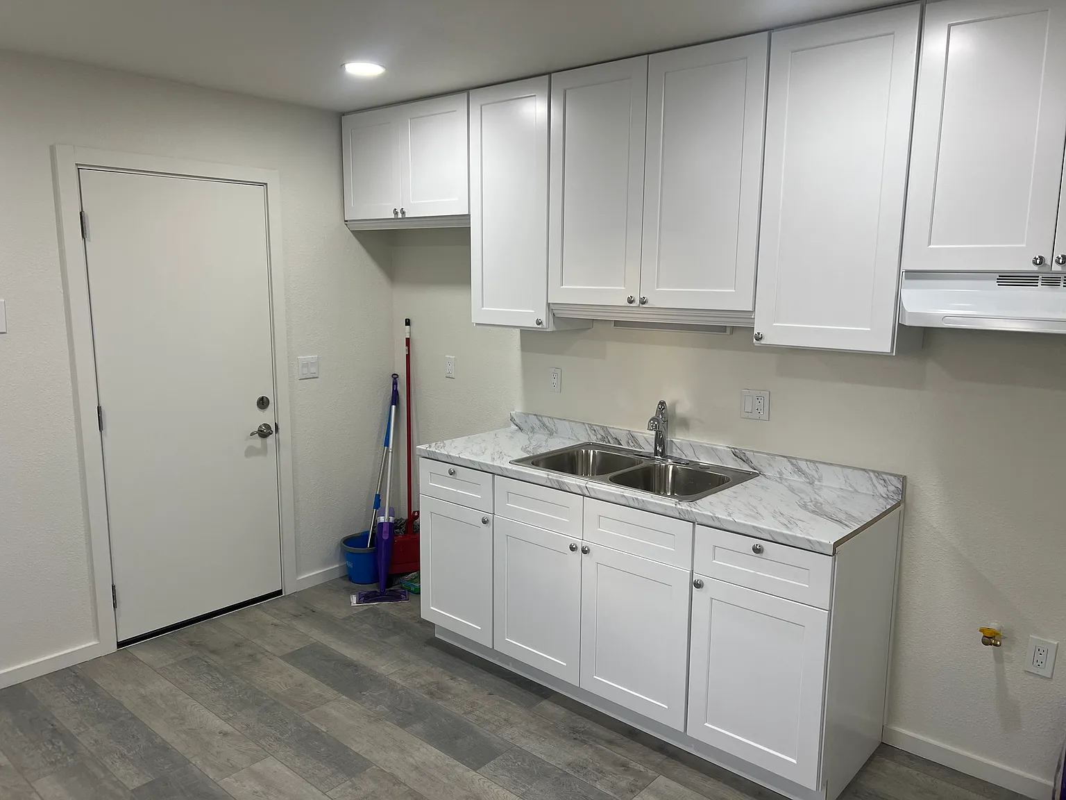 2 bed, 760 sqft, $1,700 — Photo 3