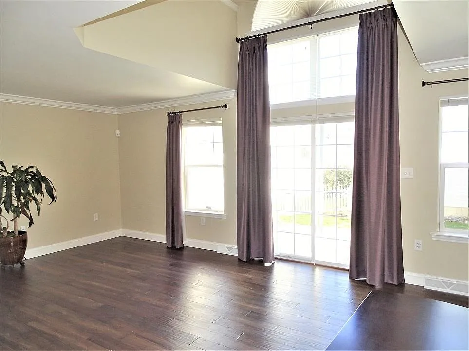 3 bed, 2178 sqft, $2,695 — Photo 3