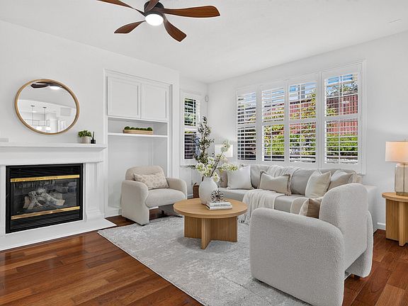 3rd image of 2109 N Donovan Way