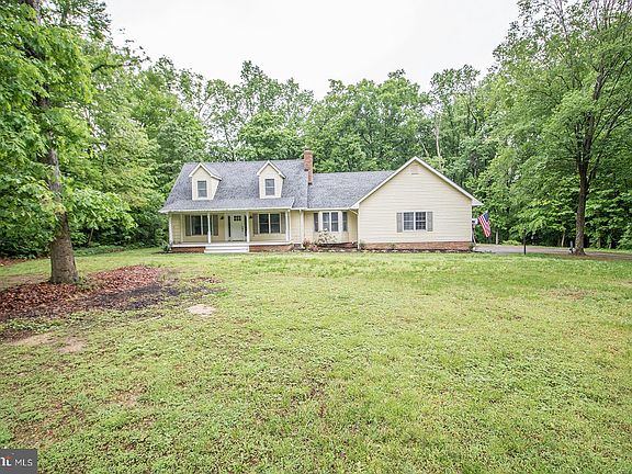 3rd image of 41140 Paw Paw Hollow Ln