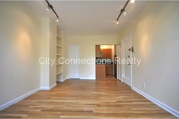 Rented by City Connections Realty | media 17