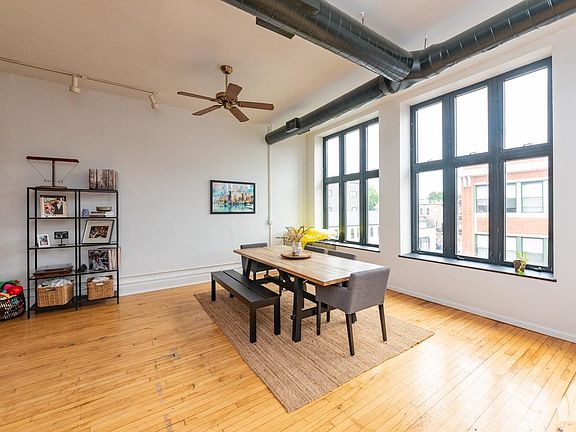 3rd image of 1468 N Milwaukee Ave #3